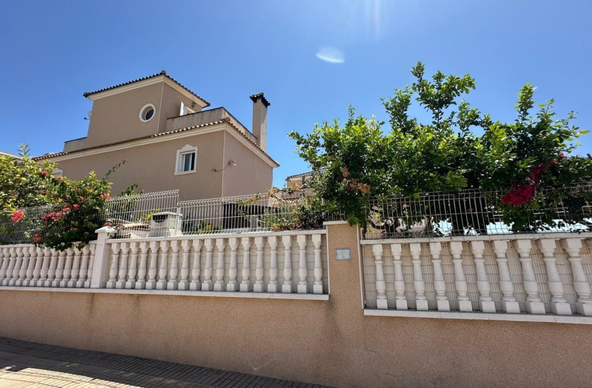 Revente - Villa -
Orihuela Costa - La Regia