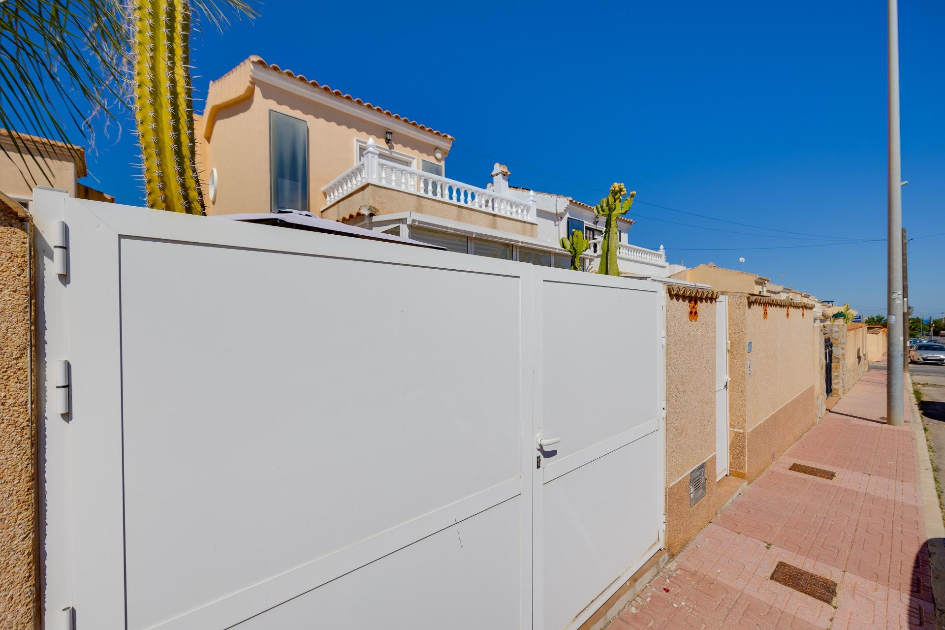 Revente - Villa -
Orihuela Costa - Lomas de Don Juan