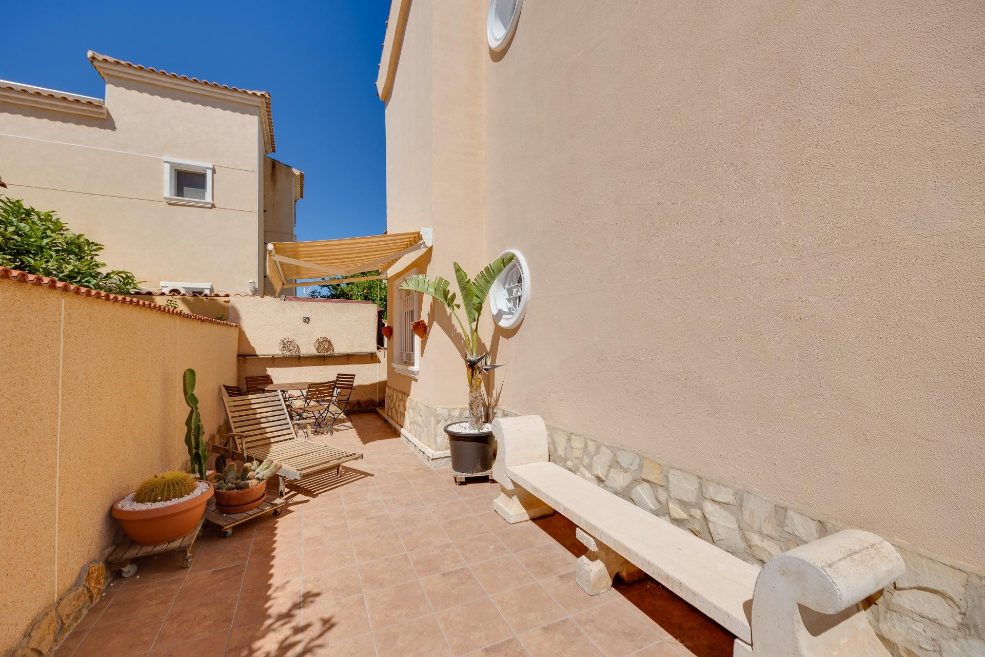 Revente - Villa -
Orihuela Costa - Lomas de Don Juan