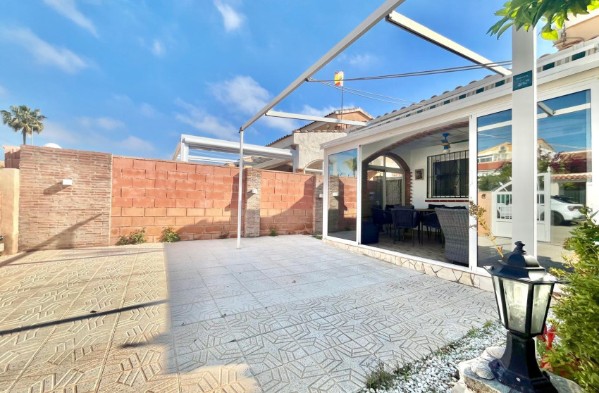 Revente - Villa -
Orihuela Costa - Los Almendros-la Florida
