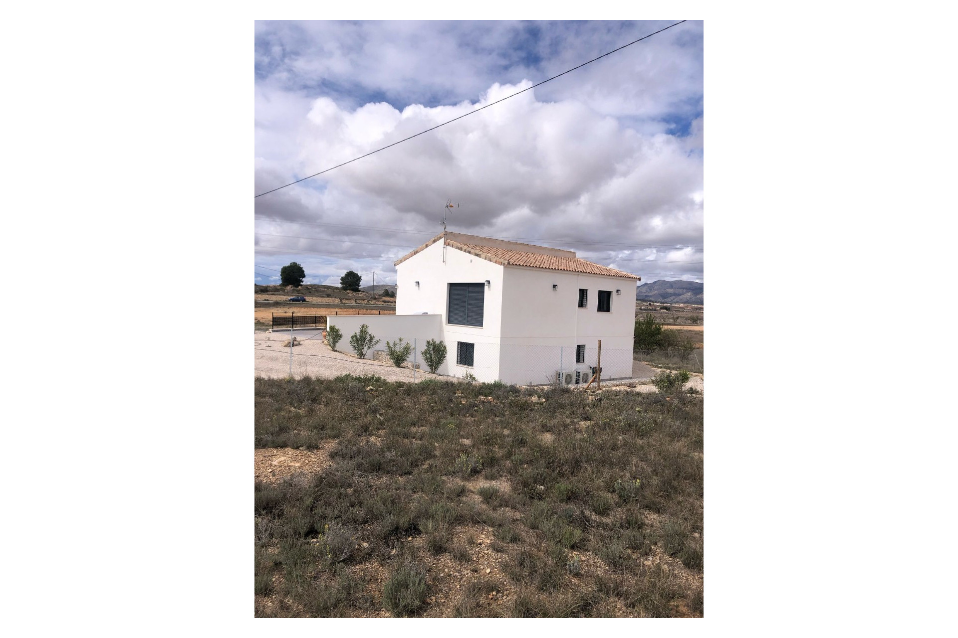 Revente - Villa -
Pinoso - Inland