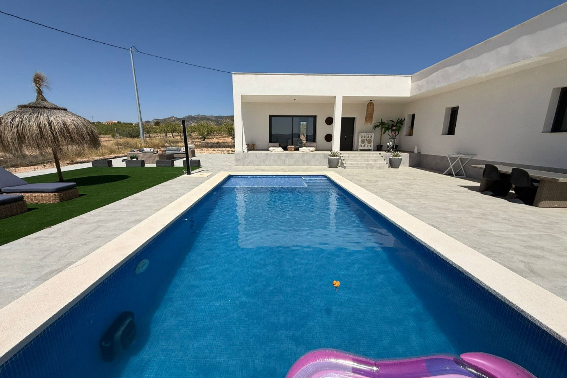 Revente - Villa -
Pinoso - Inland