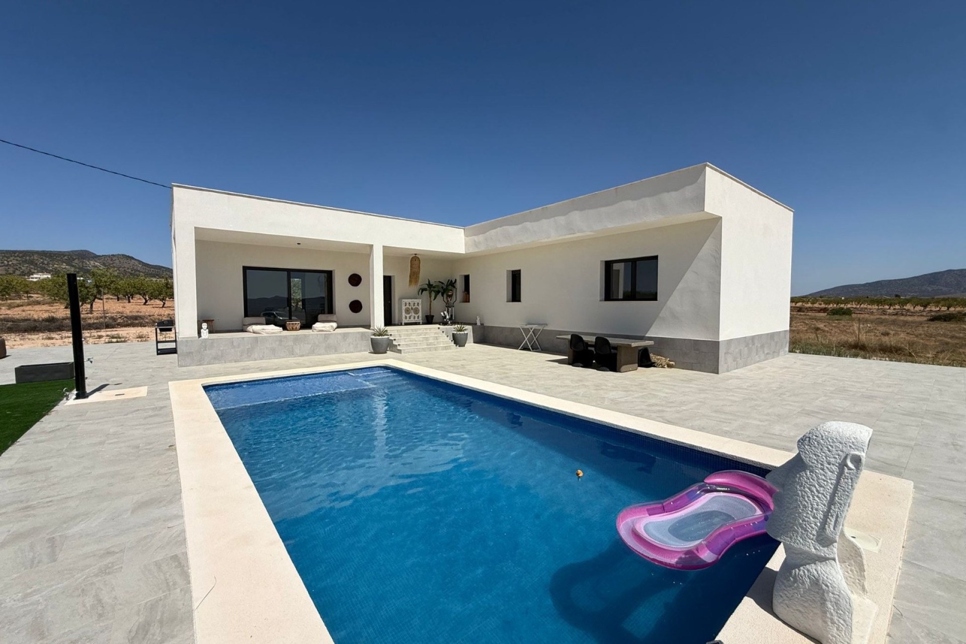 Revente - Villa -
Pinoso - Inland