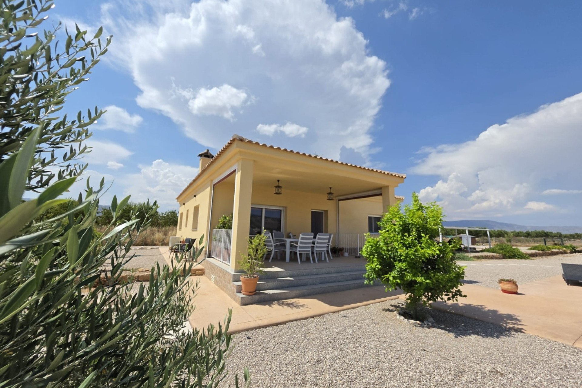 Revente - Villa -
Pinoso - Inland