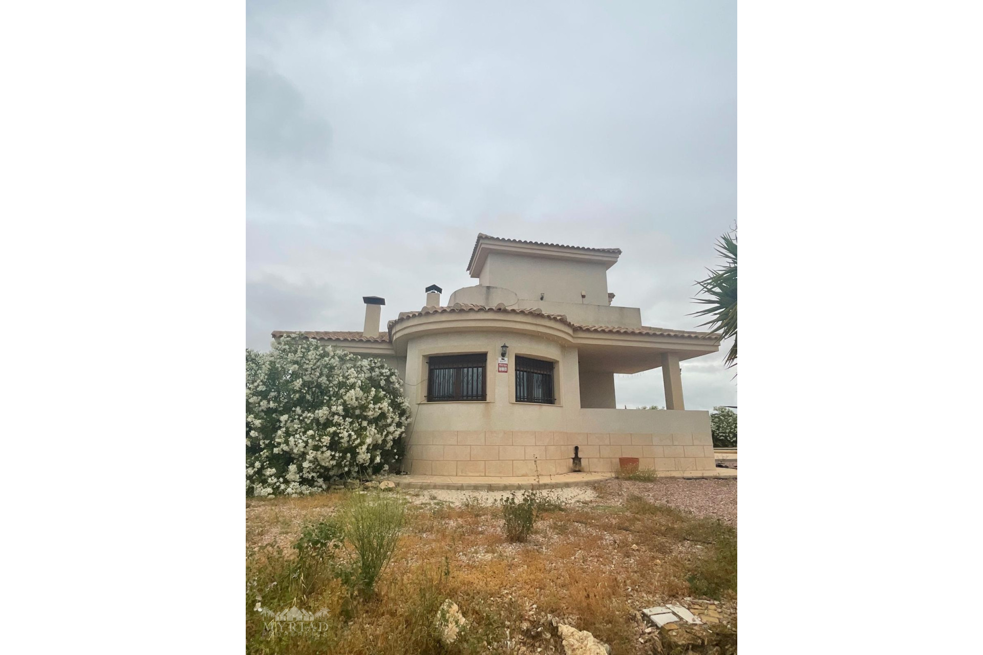 Revente - Villa -
Pinoso - Pinoso Alicante