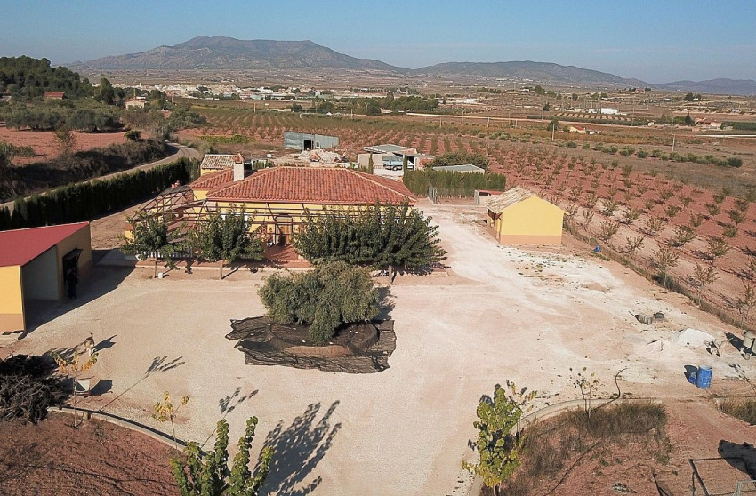 Revente - Villa -
Pinoso