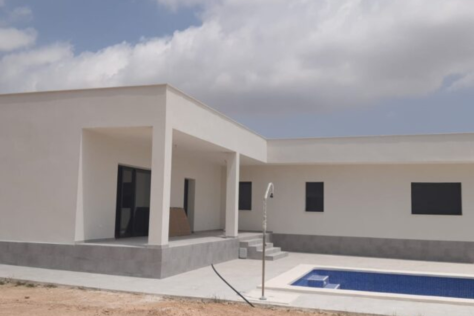 Revente - Villa -
Pinoso