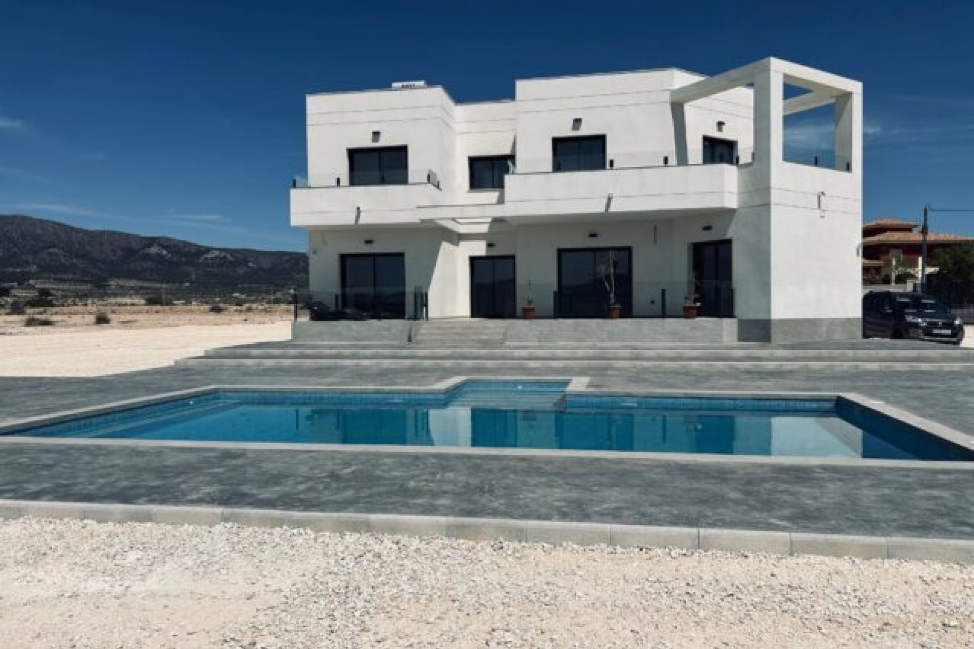 Revente - Villa -
Pinoso