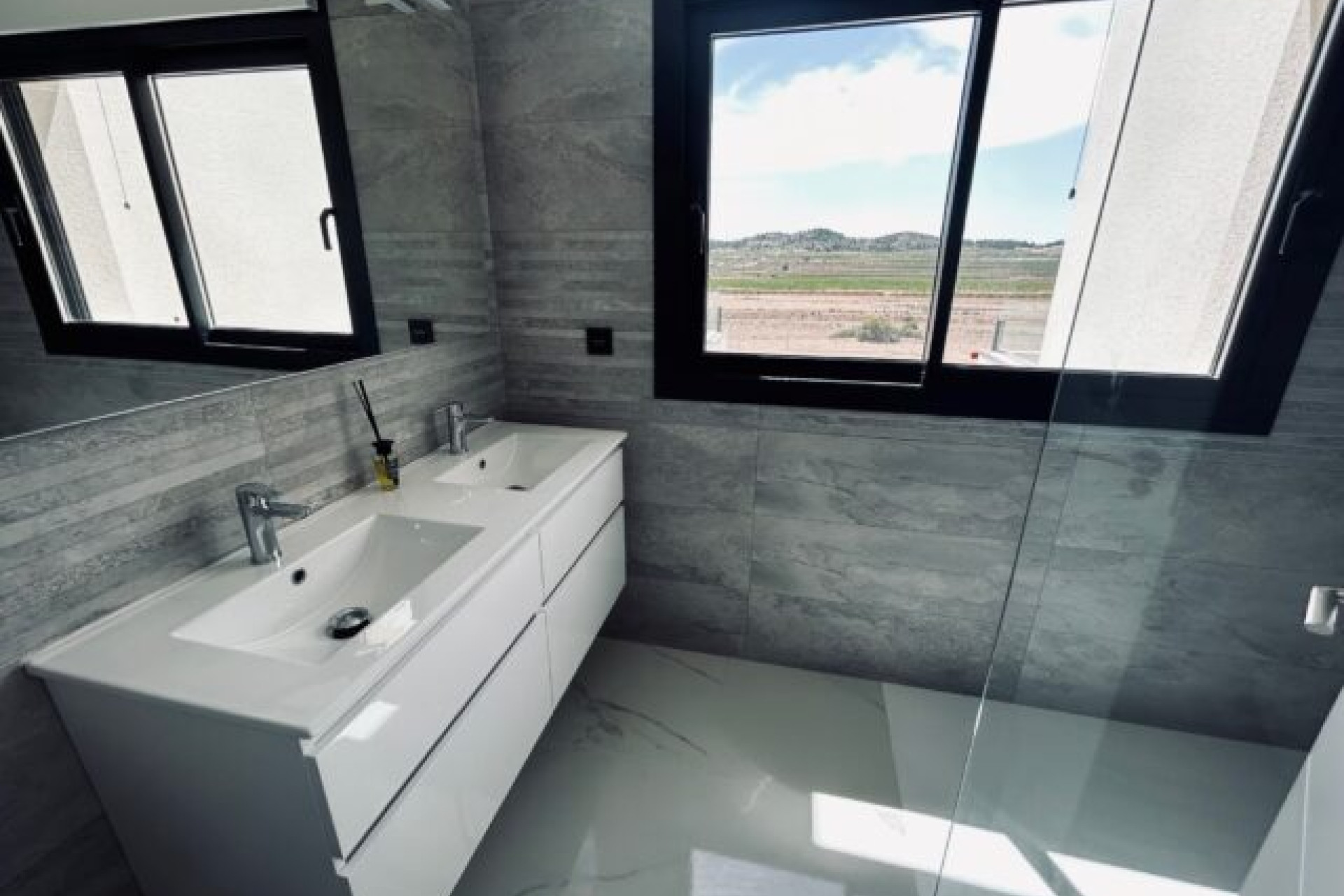 Revente - Villa -
Pinoso