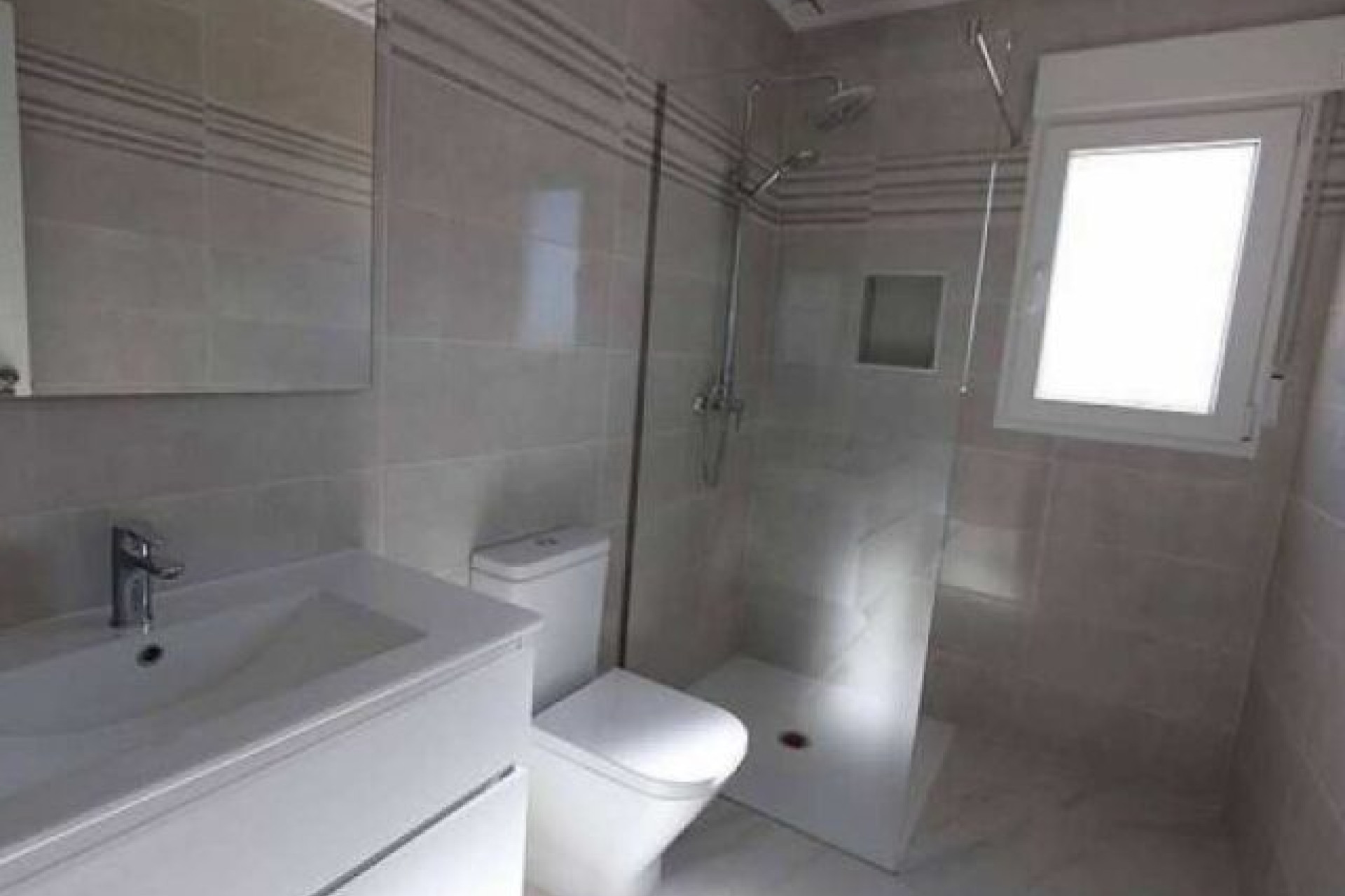 Revente - Villa -
Pinoso