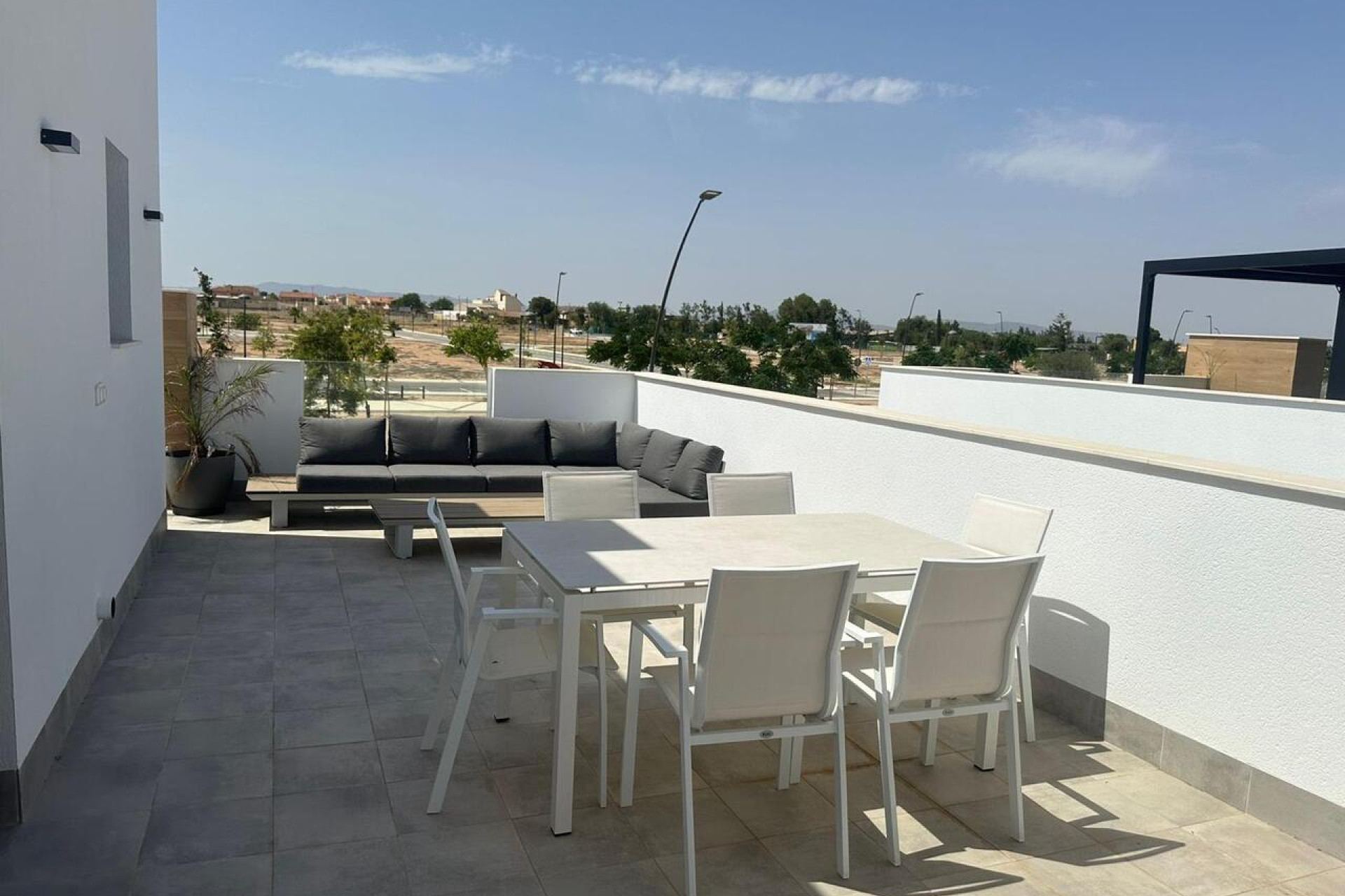 Revente - Villa -
Roldan - Inland