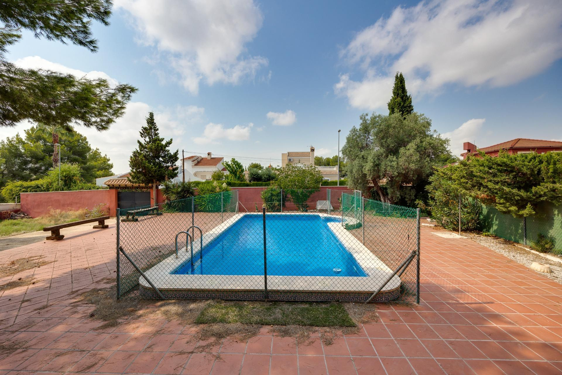 Revente - Villa -
San Miguel de Salinas - Ciudad de las comunicaciones