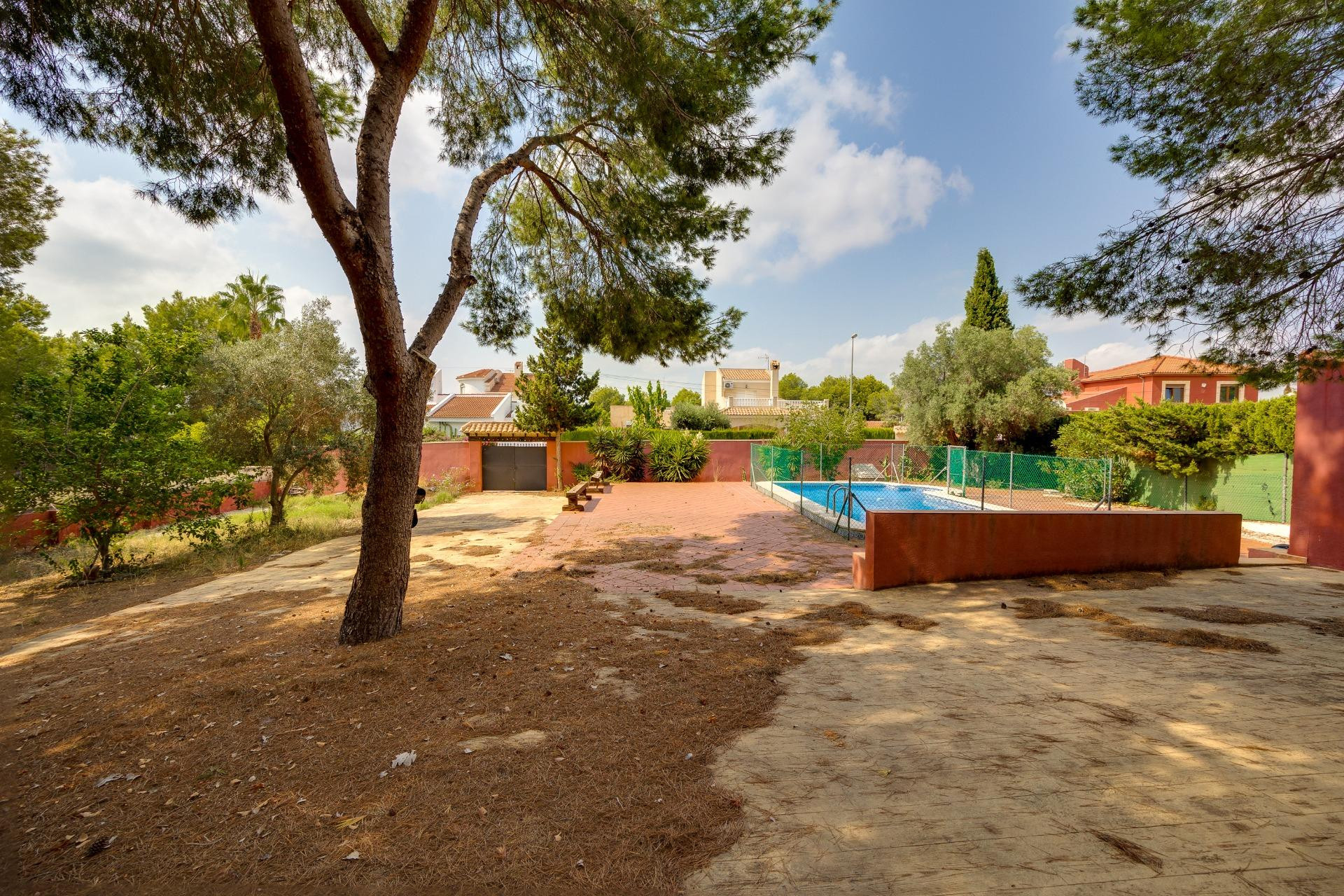 Revente - Villa -
San Miguel de Salinas - Ciudad de las comunicaciones