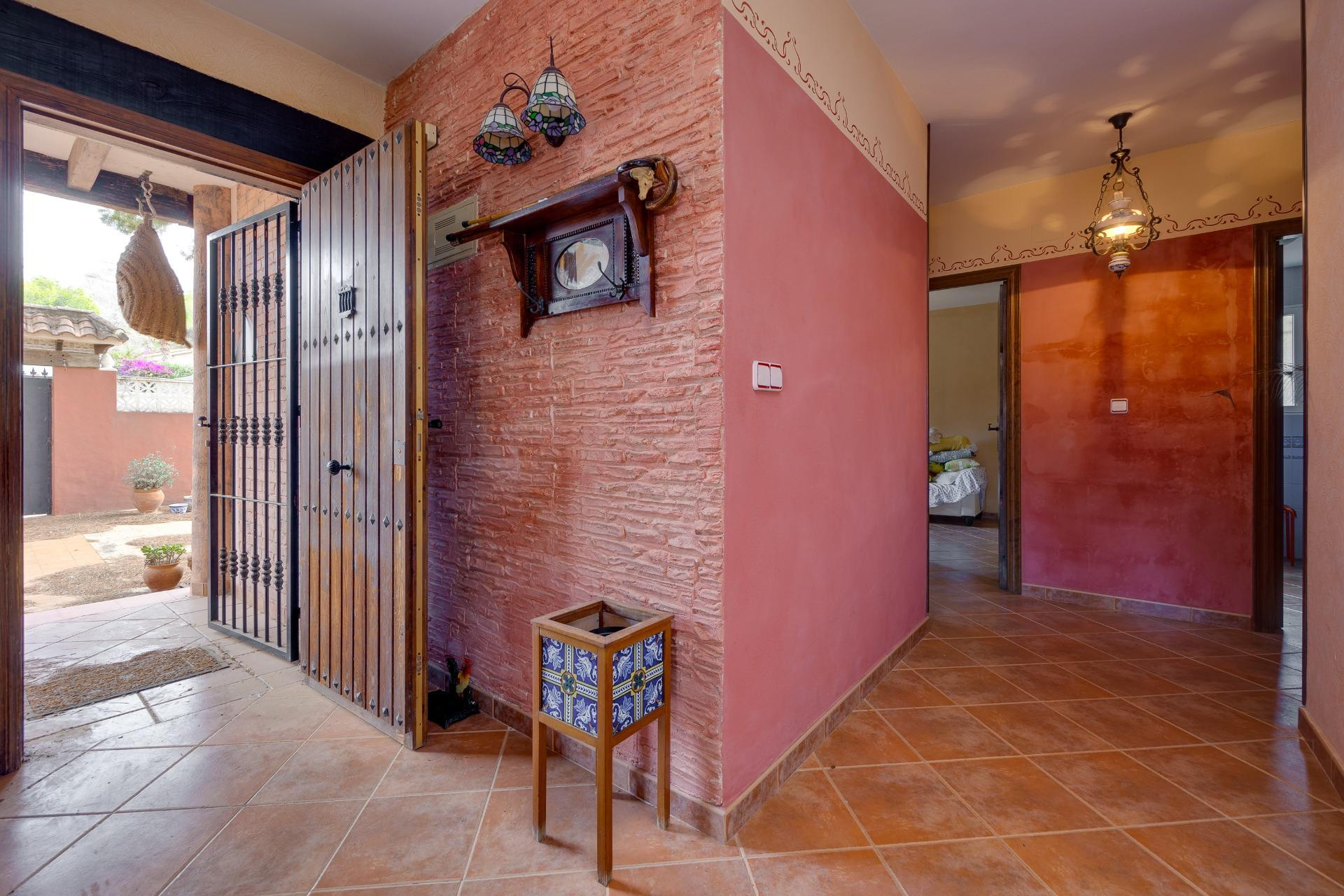 Revente - Villa -
San Miguel de Salinas - Ciudad de las comunicaciones