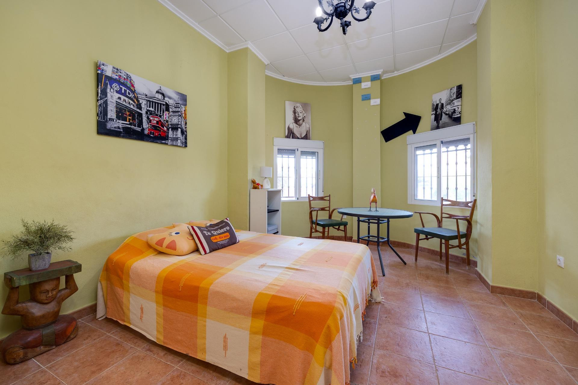 Revente - Villa -
San Miguel de Salinas - Ciudad de las comunicaciones