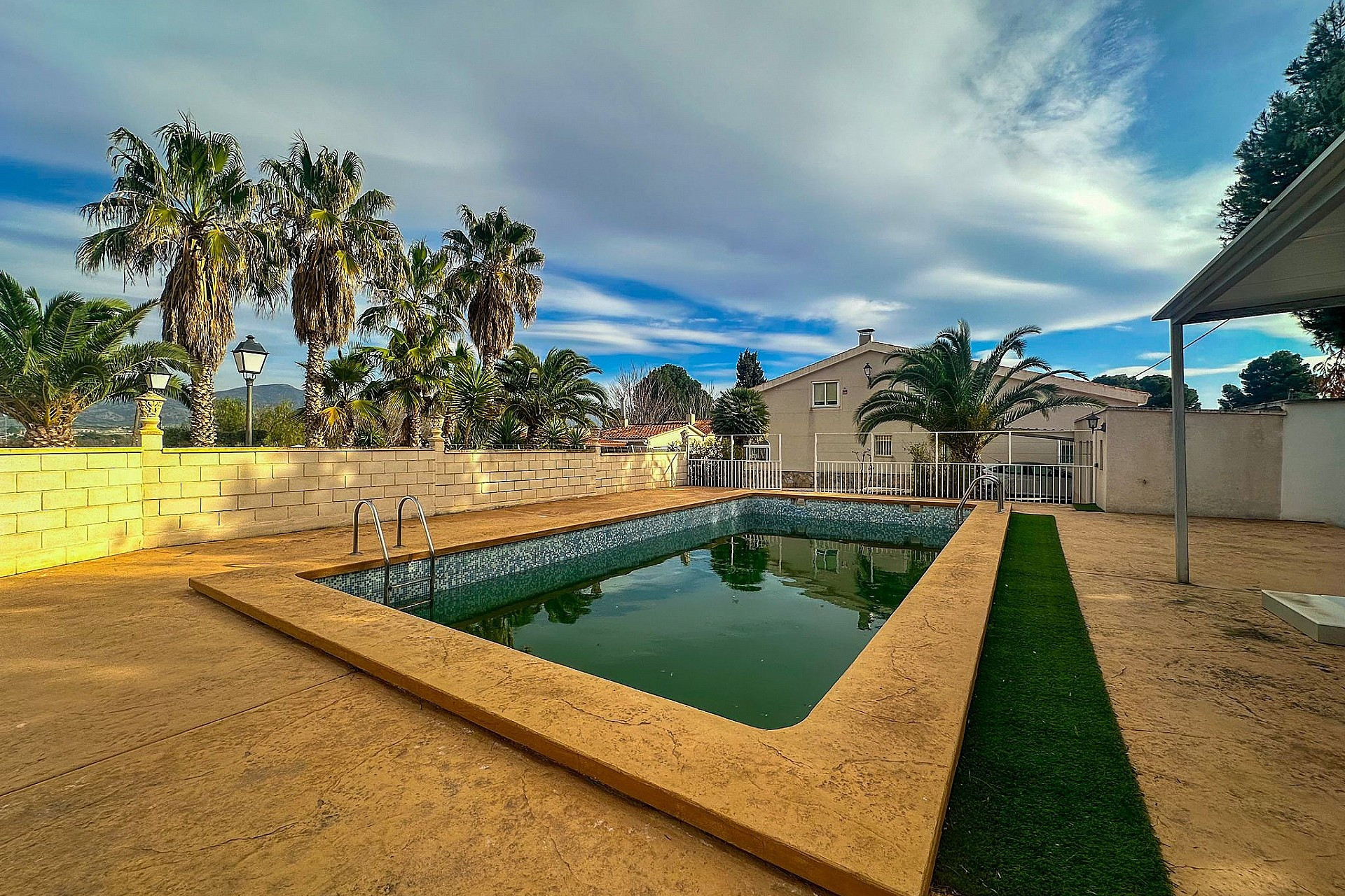 Revente - Villa -
Sax