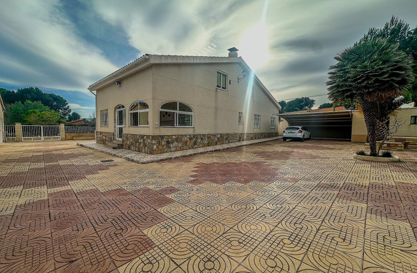 Revente - Villa -
Sax