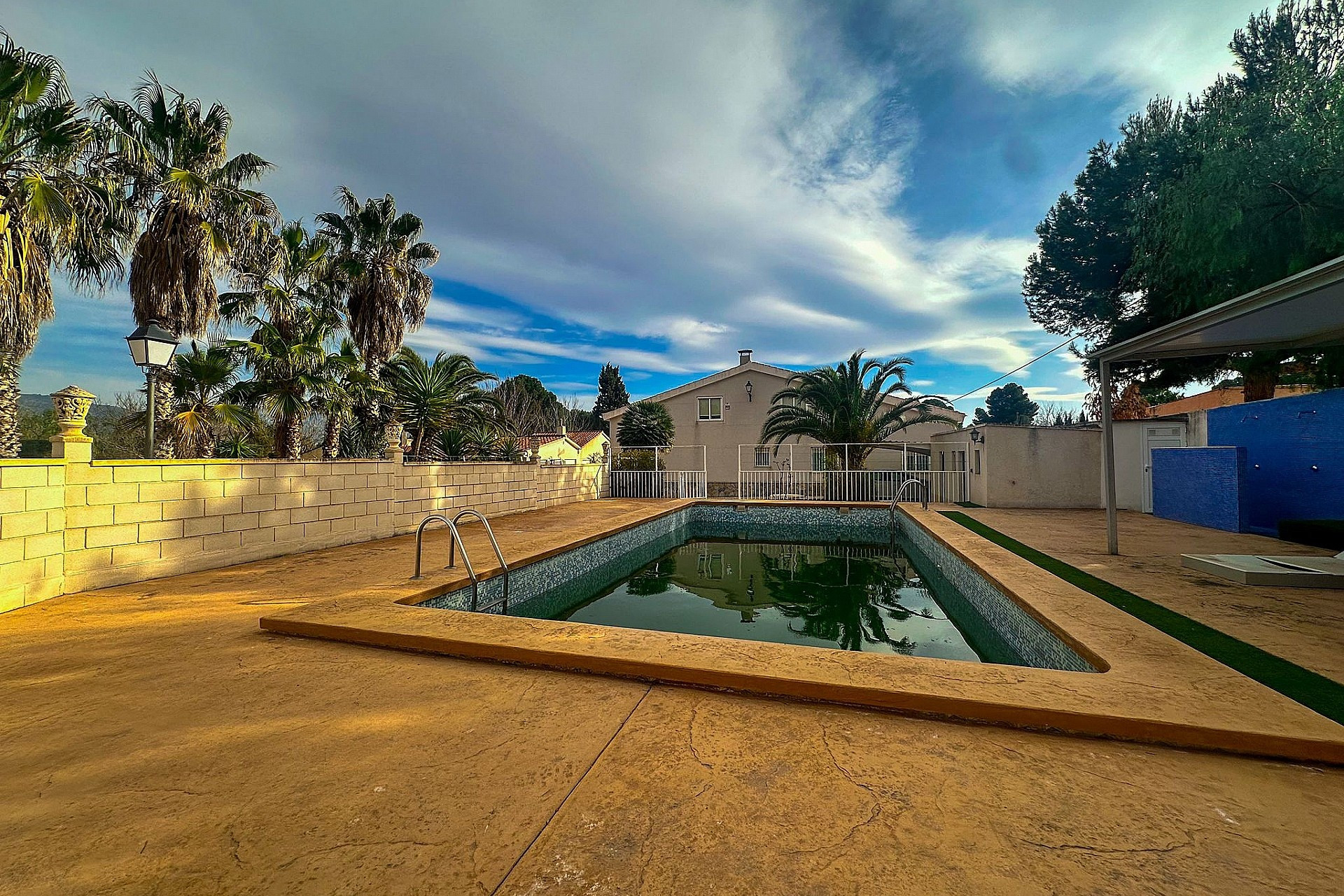 Revente - Villa -
Sax