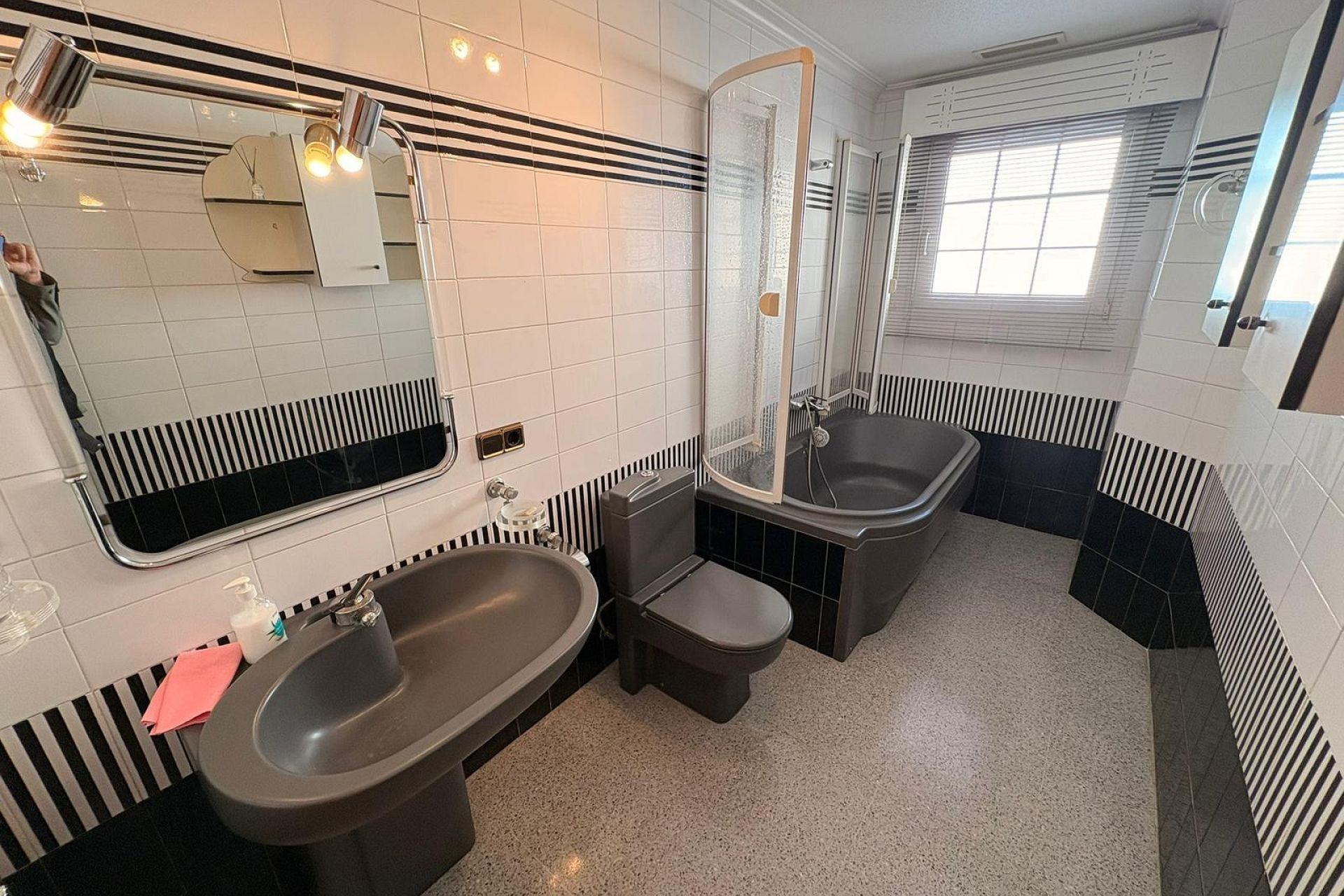 Revente - Villa -
Sax