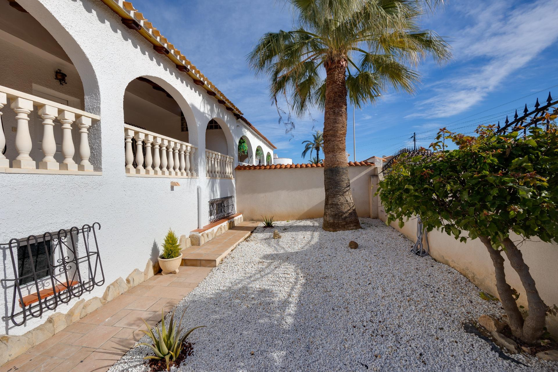 Revente - Villa -
Torrevieja - La Siesta - El Salado - Torreta