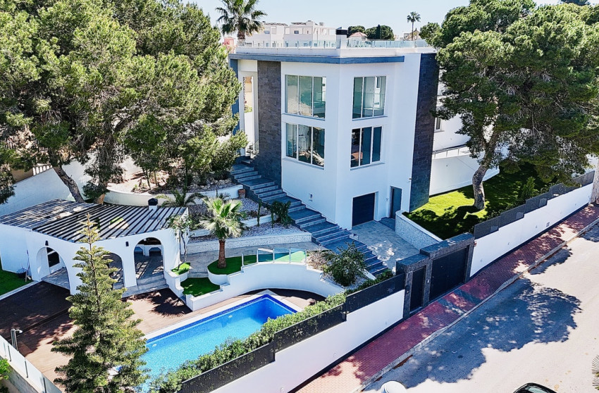 Revente - Villa -
Torrevieja - Los Balcones