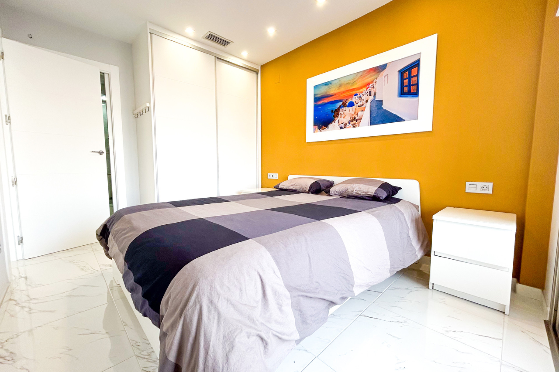 Revente - Villa -
Villamartín - Costa Blanca