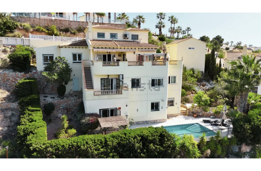 Revente - Villa -
Villamartín