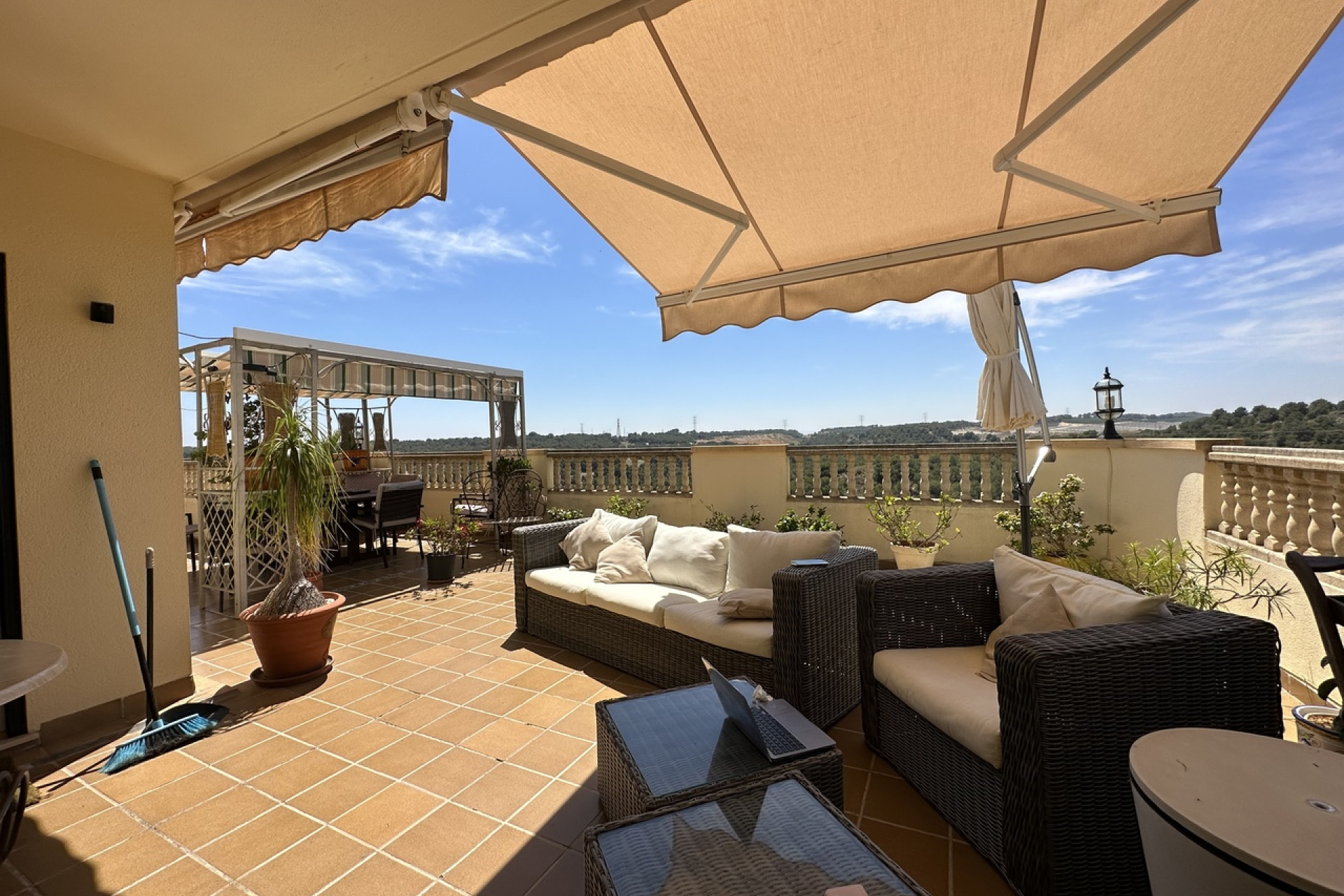 Revente - Villa -
Villamartín