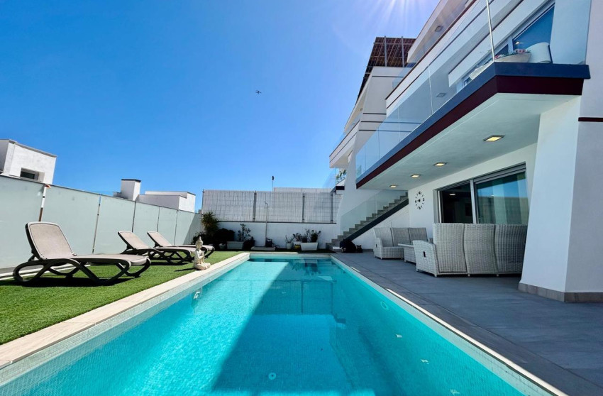 Revente - Villa -
Villamartín