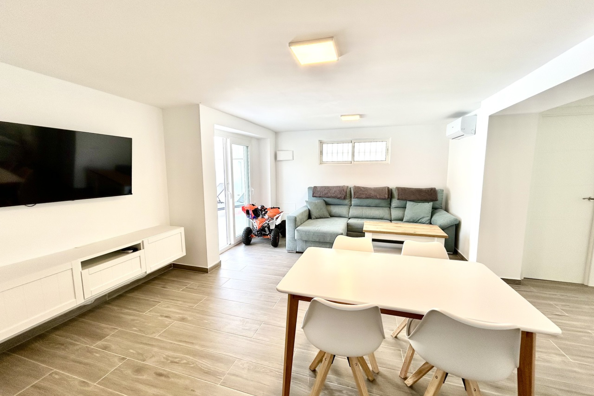 Revente - Villa -
Villamartín