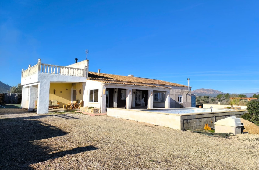 Revente - Villa -
Villena - Inland