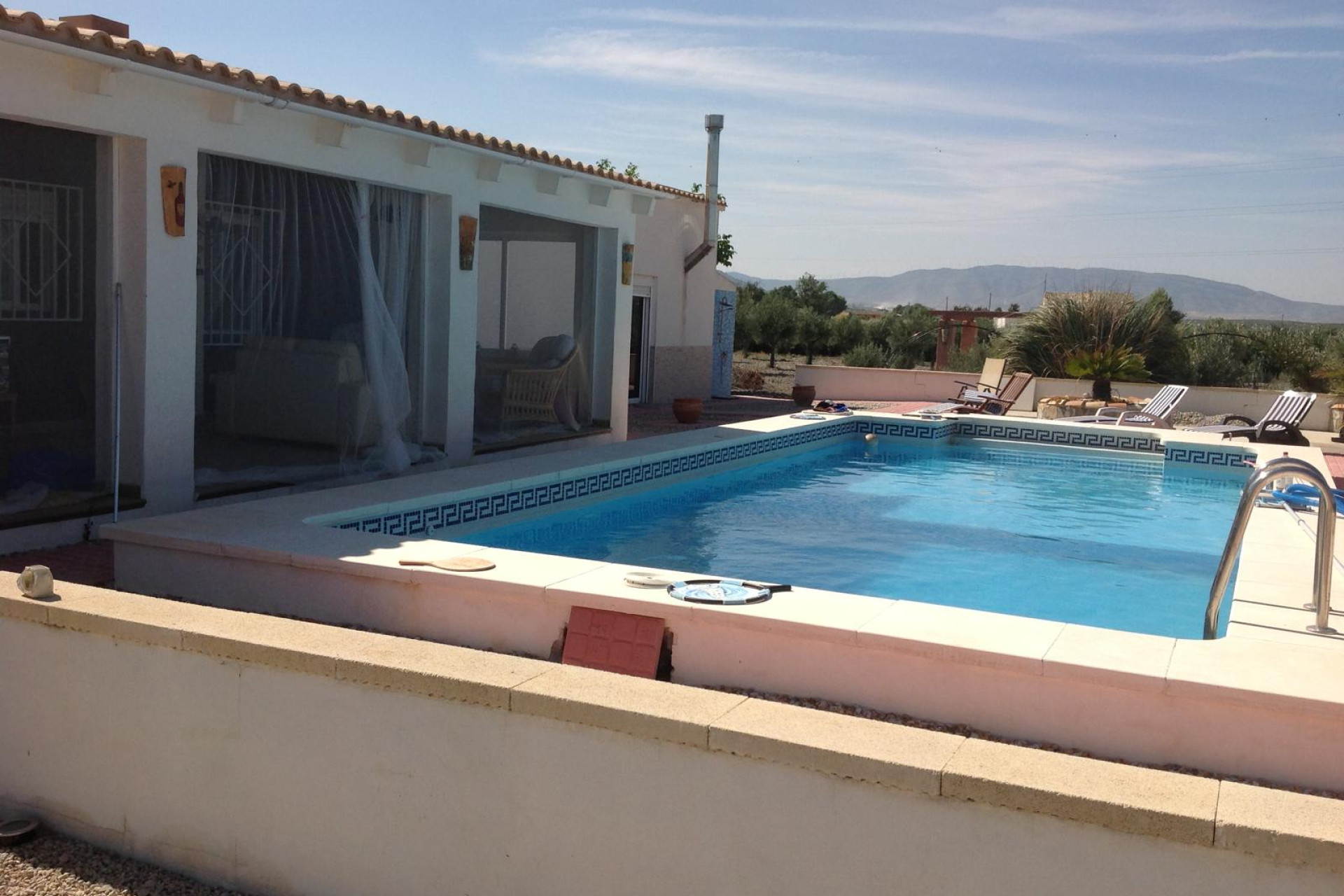 Revente - Villa -
Villena - Inland