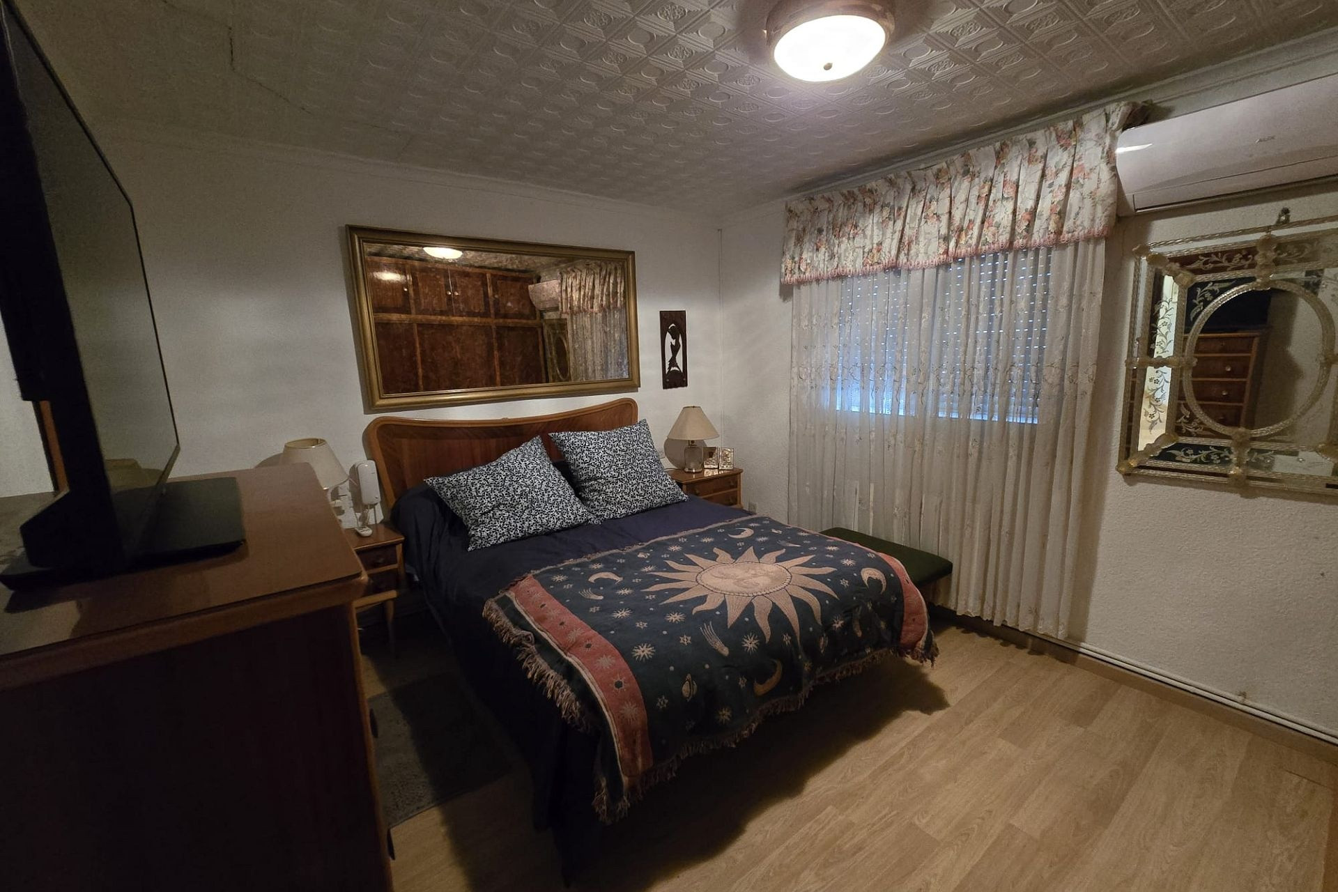 Revente - Villa -
Villena