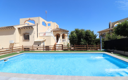Villa - Herverkoop -
            Algorfa - VRE-34285