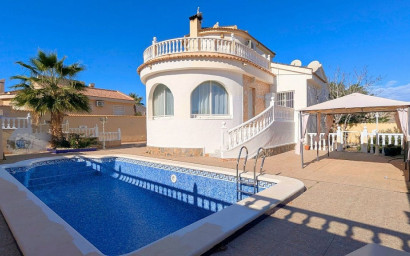 Villa - Herverkoop -
            Ciudad Quesada - 53453