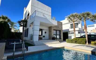 Villa - Herverkoop -
            Ciudad Quesada - 58737