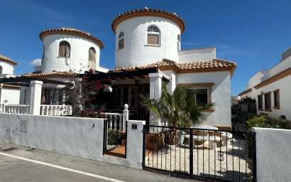 Villa - Herverkoop -
            Guardamar del Segura - MM-91274