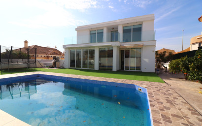 Villa - Herverkoop -
            La Marina - VRE-33060