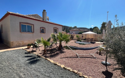 Villa - Resale - Hondón de las Nieves - Urbaniz La Montañosa