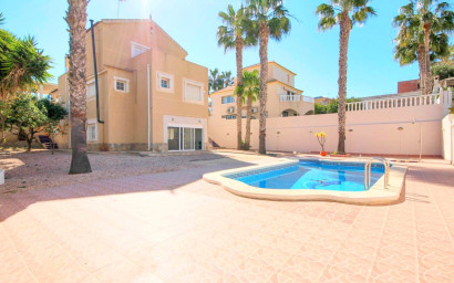 Villa - Resale -
            La Zenia - 20819
