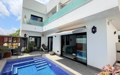 Villa - Resale - Los Montesinos - La Herrada