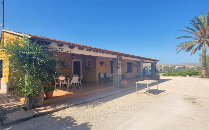 Villa - Resale - Novelda - Novelda