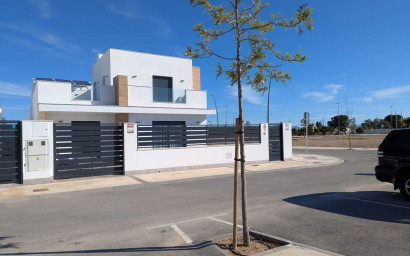 Villa - Resale - Roldan - Inland
