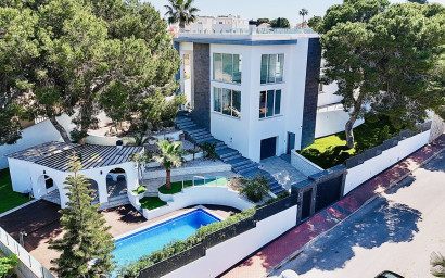 Villa - Resale - Torrevieja - Los Balcones