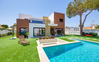Villa - Resale - Torrevieja - Torrevieja