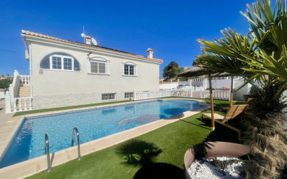 Villa - Resale - Urb. La Marina - Inland