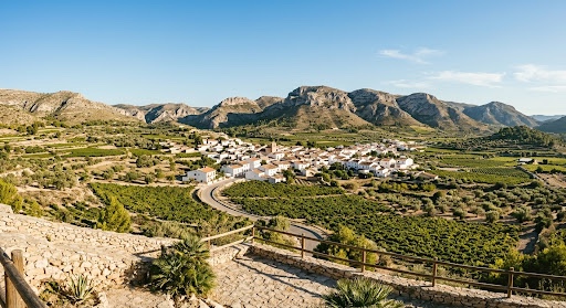 Vivre à El Hondón de las Nieves: Nature, Tranquillité et Qualité de Vie au Cœur de la Costa Blanca