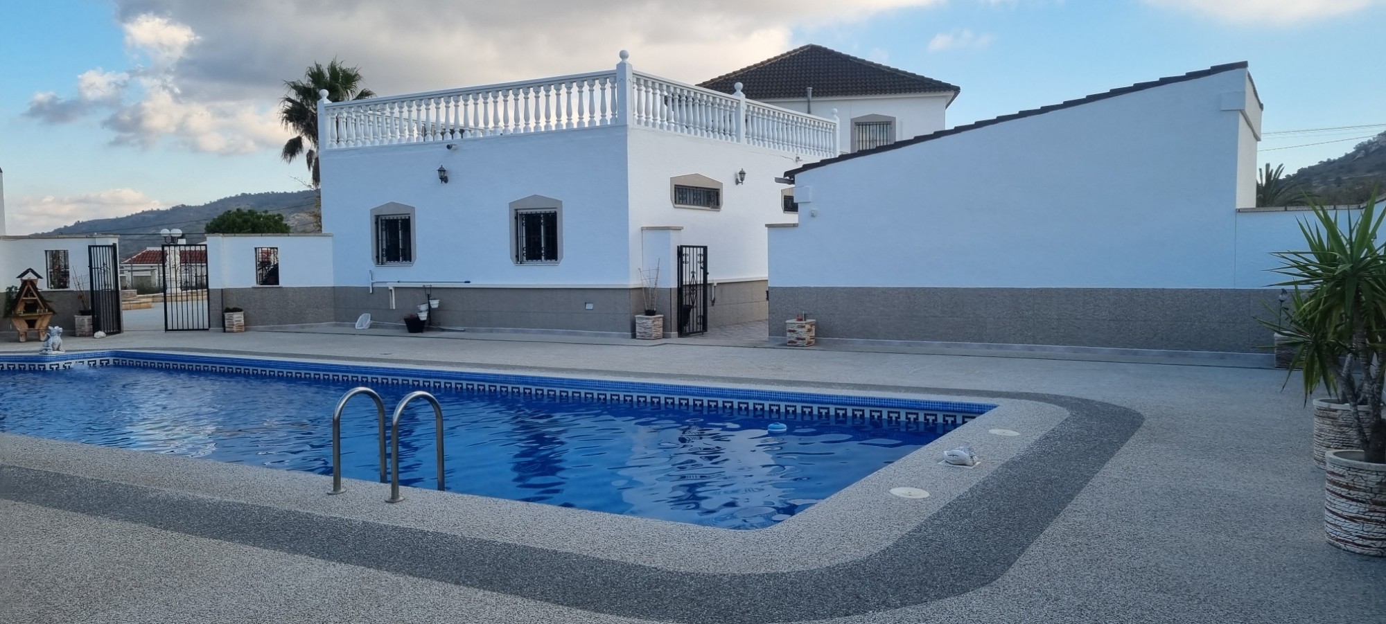 Villa de 6 dormitorios en Hondón de los Frailes