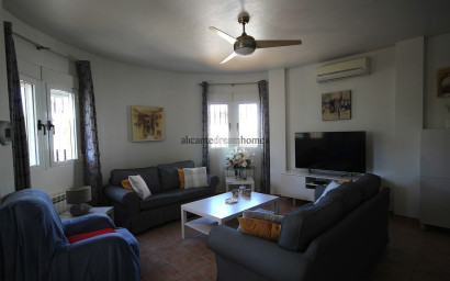 Resale - Villa -
Castalla