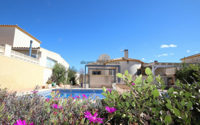 Resale - Villa -
Castalla